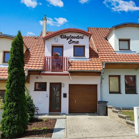 Ubytovani Ema Apartman Valtice Kültér fotó