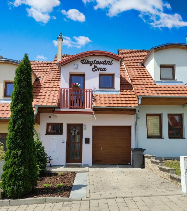 Ubytovani Ema Apartman Valtice Kültér fotó